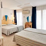 Checkin Hotel 3*
